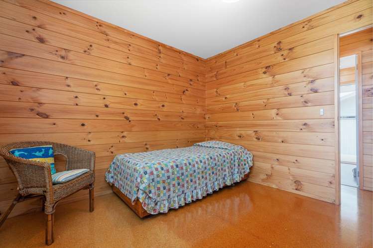 20 Martin Place Cooks Beach_14