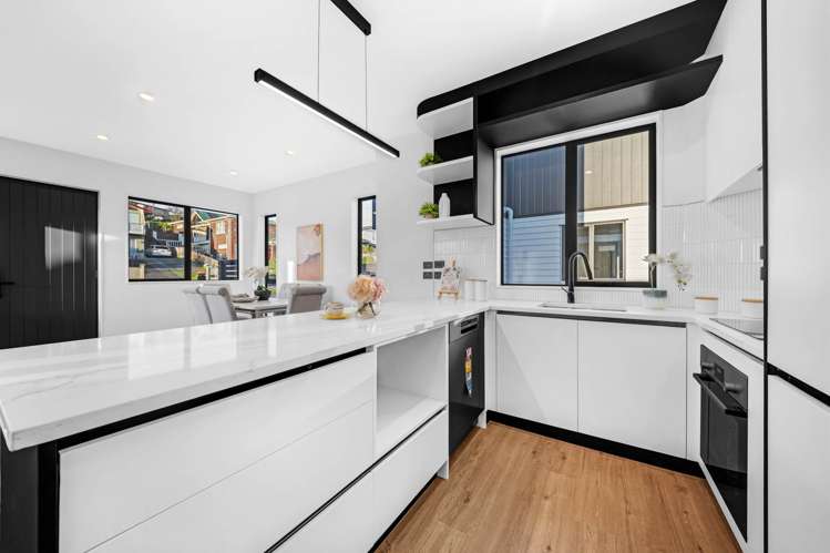 1/71 Cardiff Road Pakuranga Heights_12