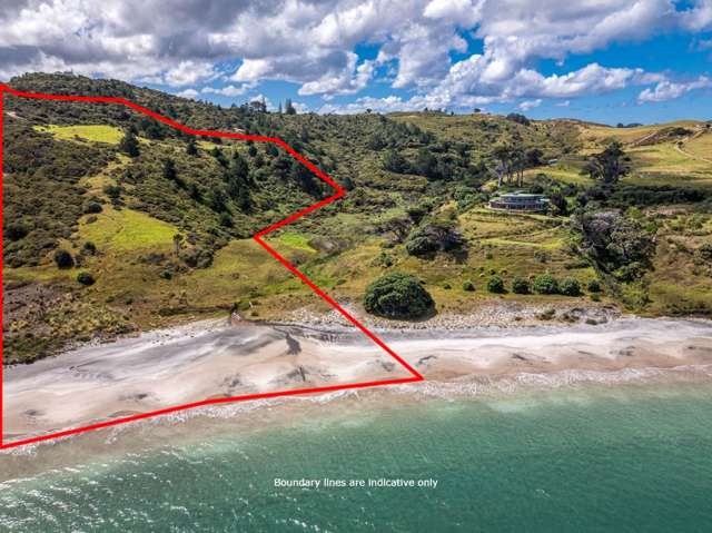 10 Hectares with immediate access to Palmers Beach