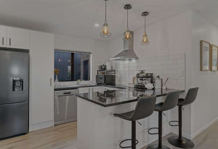 63 Black Beech Crescent Takanini_8