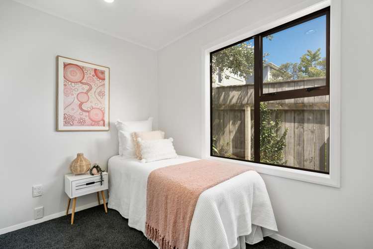 57 Handyside Street Tawa_13