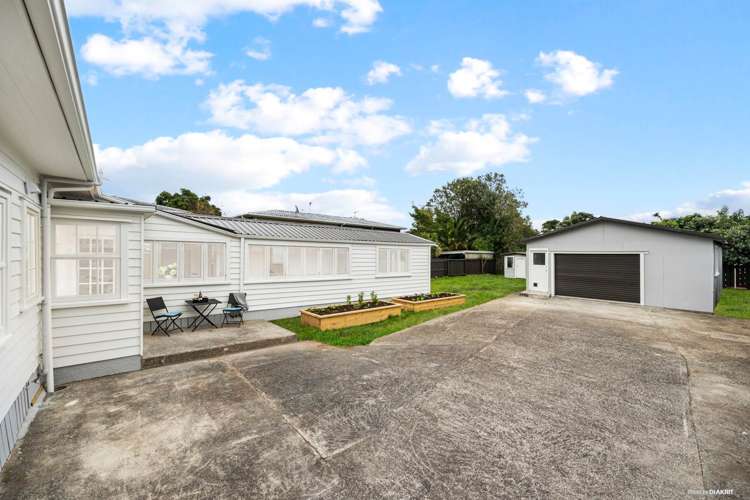 13 Preston Avenue Mt Albert_18