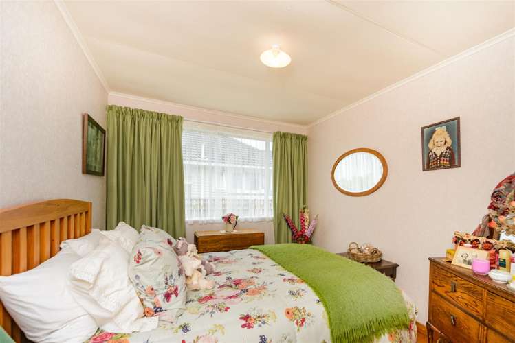 27 Holland Crescent Bulls_14