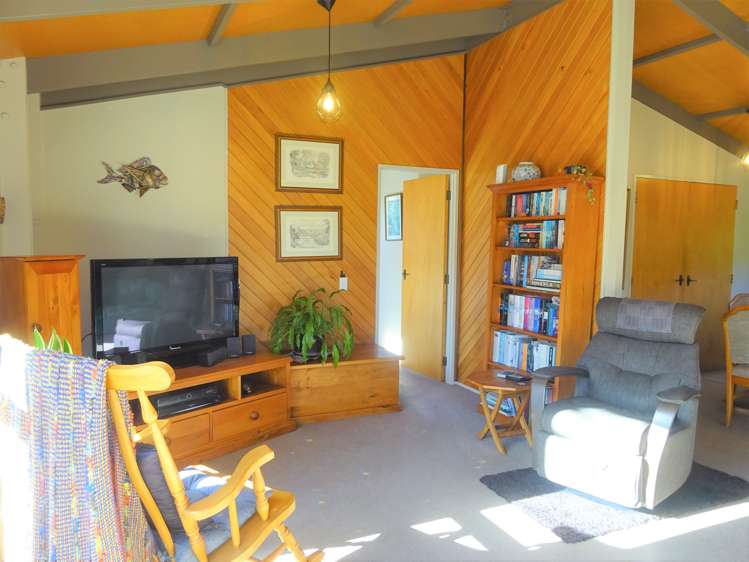 6 Cousins Avenue West Foxton Beach_6