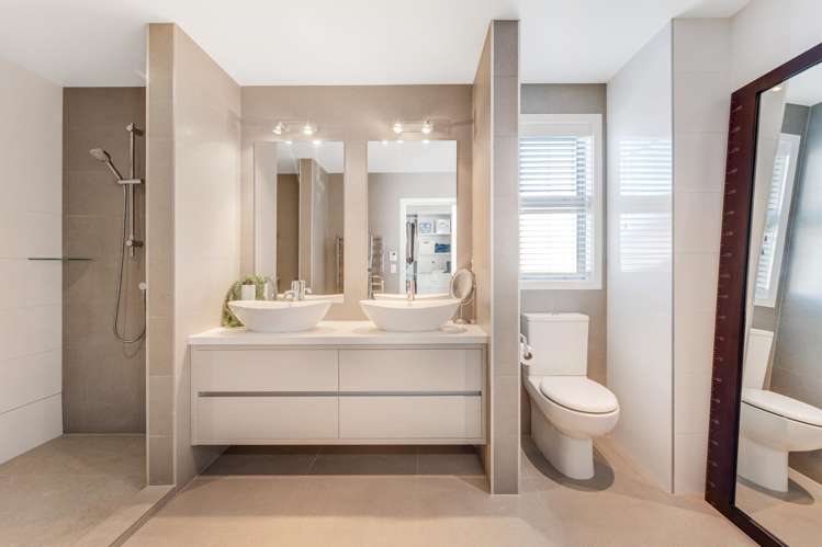 8 The Parade Bucklands Beach_29