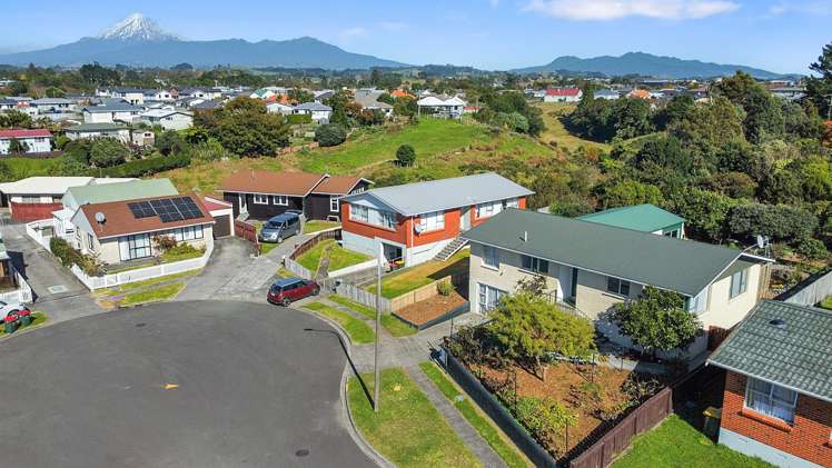 4 Kelvin Place Westown_25