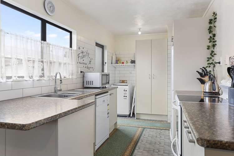 2/34 Saint Leonards Road Kelston_5