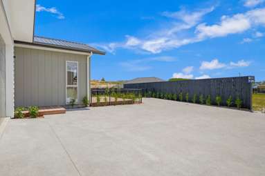 28 Tukutata Crescent_4