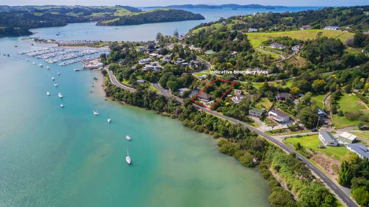 1256 Sandspit Road Sandspit_17