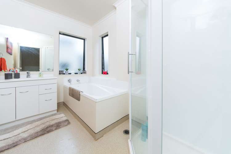 7 Vanhest Way Ranui_20