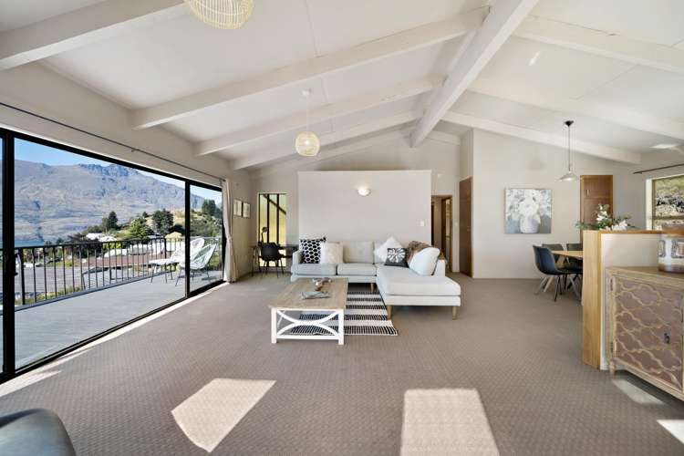 38 Avalon Crescent Fernhill/Sunshine Bay_7