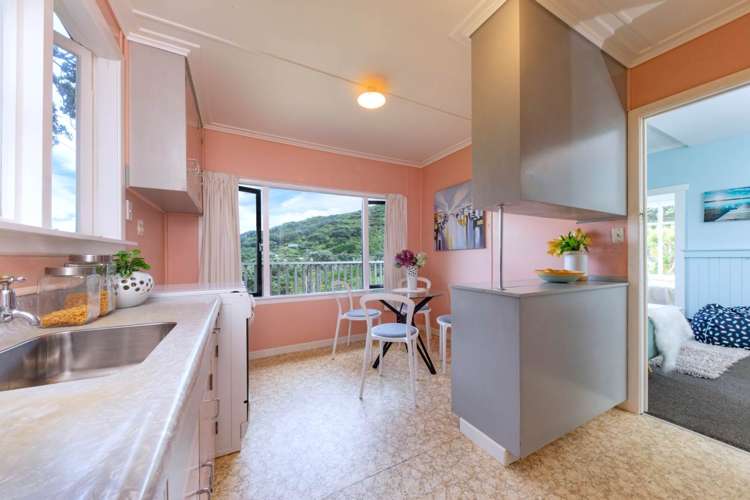 5 Glenesk Road Piha_11