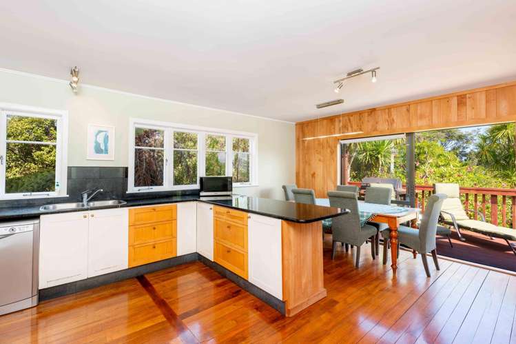 1 Waianga Place Omapere_13