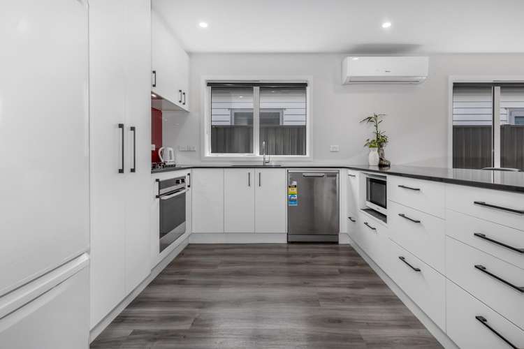 44 Karearea Avenue Porirua_4