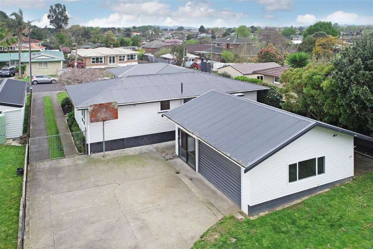 8 Callis Avenue Opaheke_23