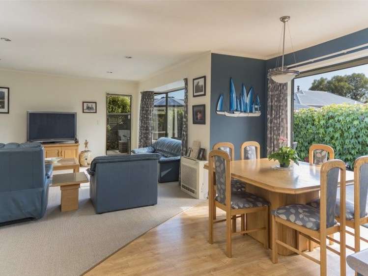 72 Kingsford Drive Stoke_6