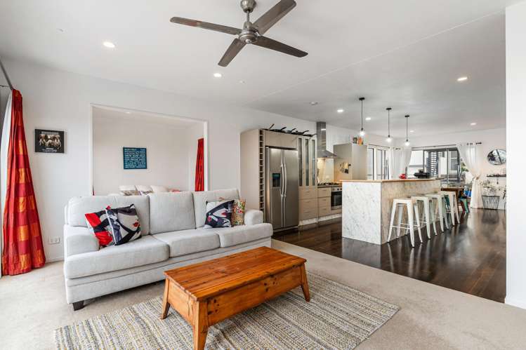 258 Alec Craig Way Gulf Harbour_11