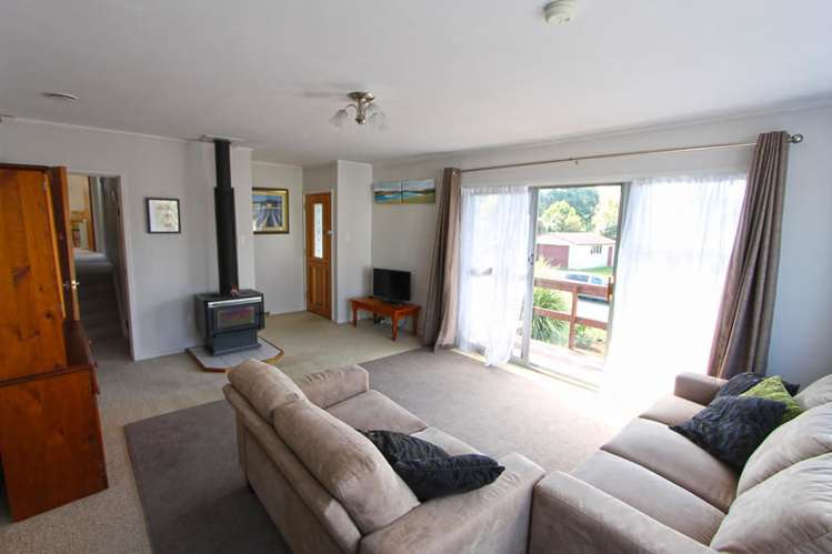 20 The Grove Titirangi_8