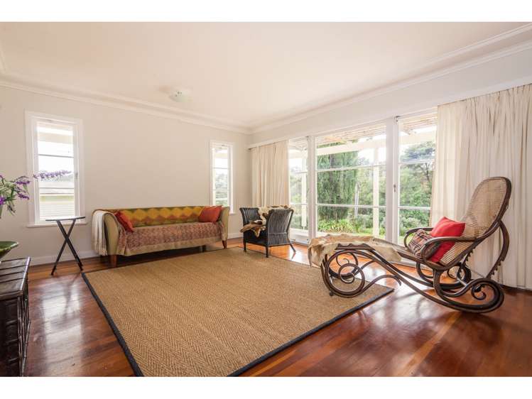 33 Derwent Crescent Titirangi_2