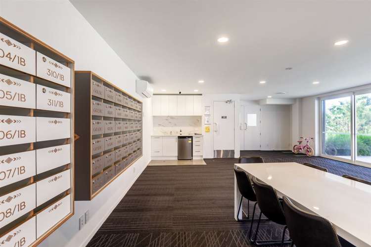 G05/1c Soljak Place Mount Albert_25