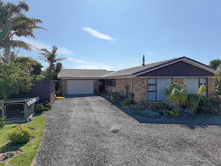 242 Baylys Coast Road Dargaville_12