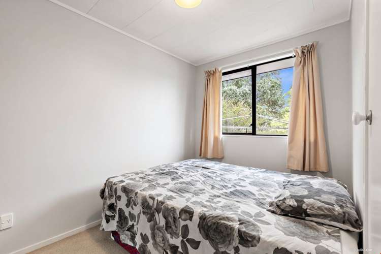 42 Maywood Crescent Glen Eden_9