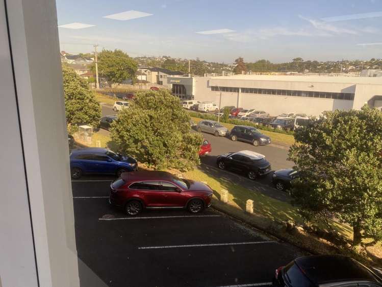 Part 1st floor, 1-3 Argus Place Wairau Valley_4