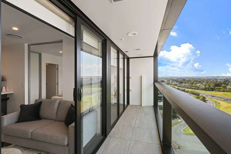 1202/8 Lakewood Court Manukau City_7