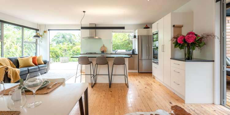 113 Ocean View Road Oneroa_11