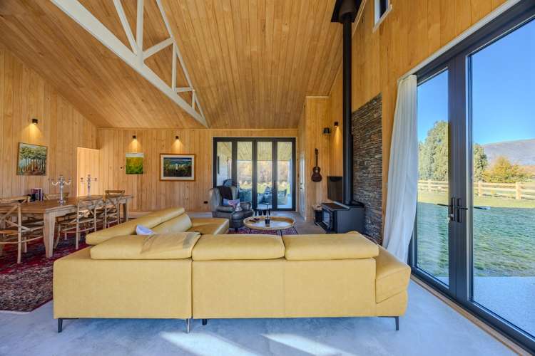 b/19 Monteith Road Wanaka_7