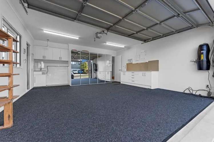 4 Bruckless Drive Flat Bush_16