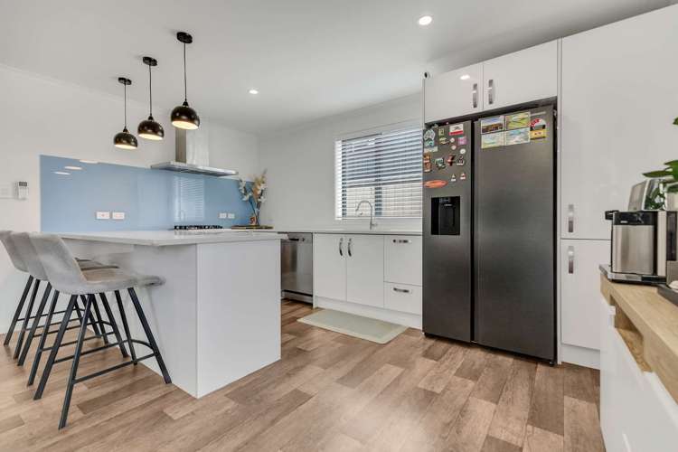 2/62 Cabourne Drive Glenview_8