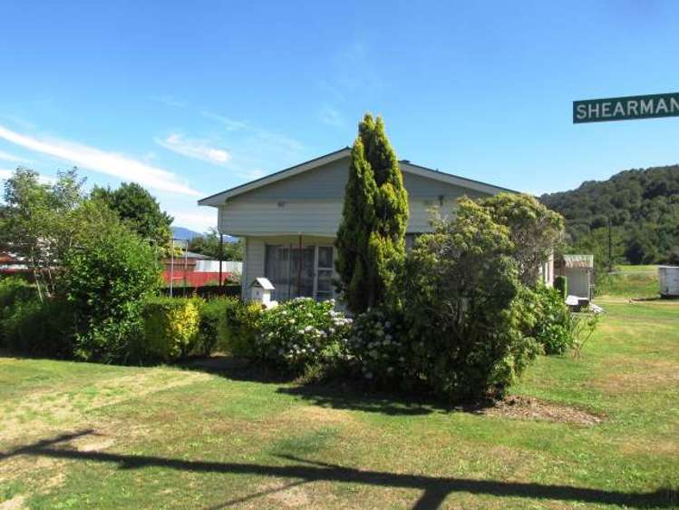 2 Shearman Street Reefton_15