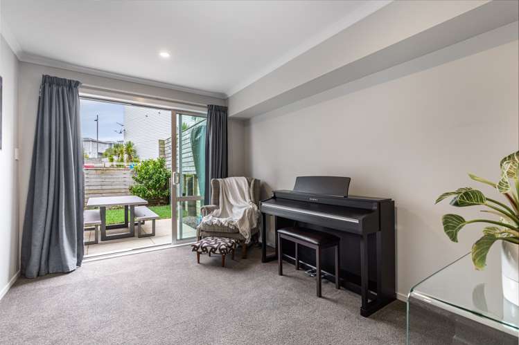 6 Fernly Rise Flat Bush_14