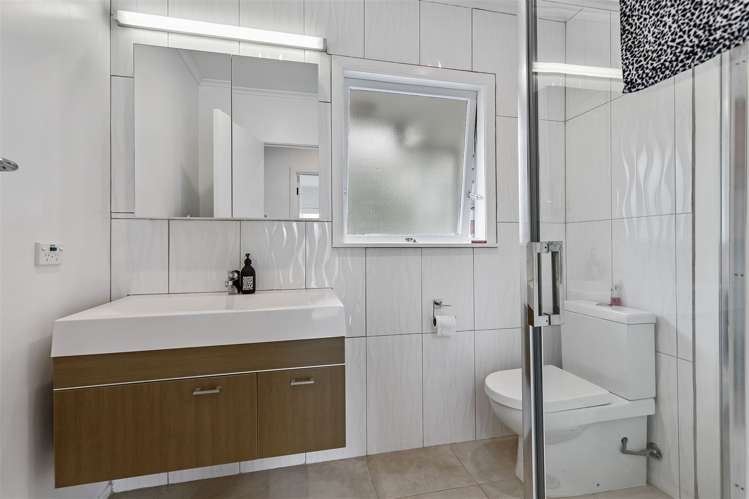 1/10 Nile Road Milford_9