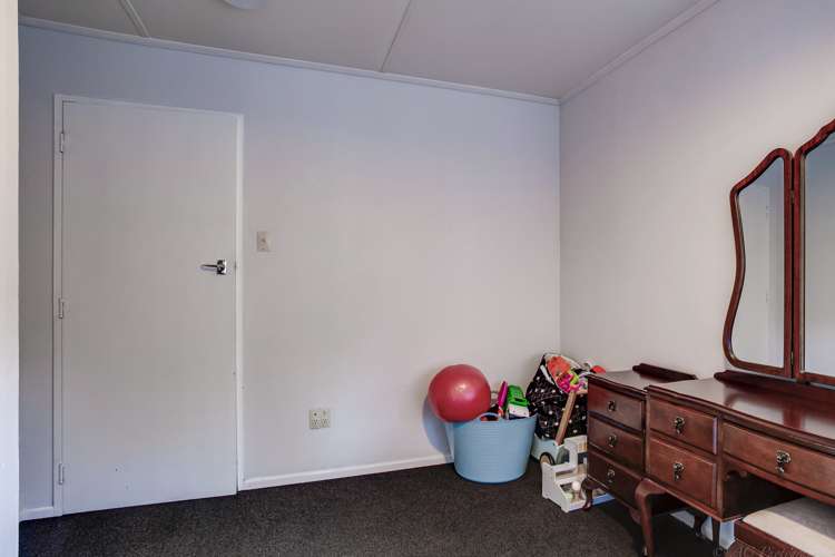 16 Clyde Carr Crescent Waimataitai_11