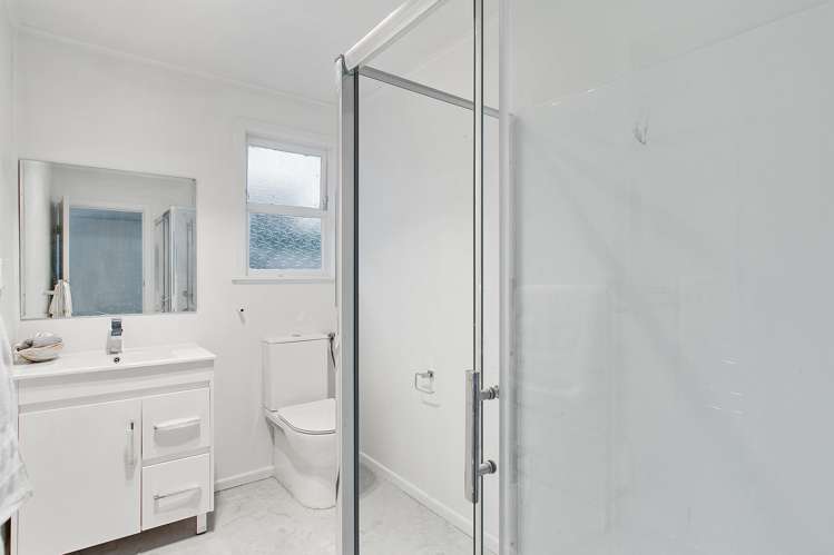 82b Vodanovich Road Te Atatu South_6