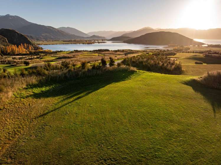 194 Black Rock Rise Glendhu Bay_12