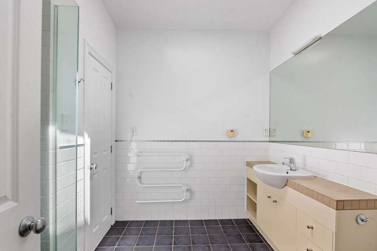 2/36 Victoria Road Devonport_7