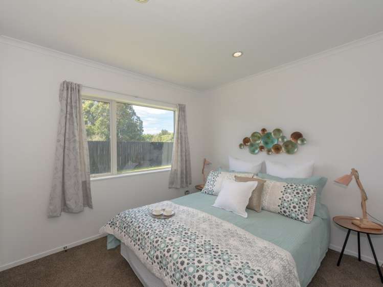 208 Saint James Drive Huntington_8