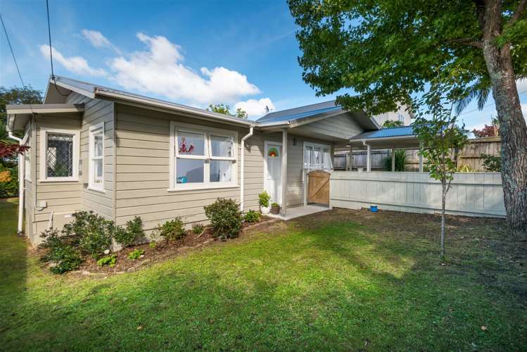 13 Coronation Street Belmont_2