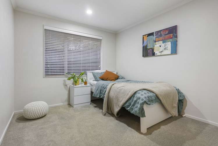 8 Louvain Place Greenhithe_25