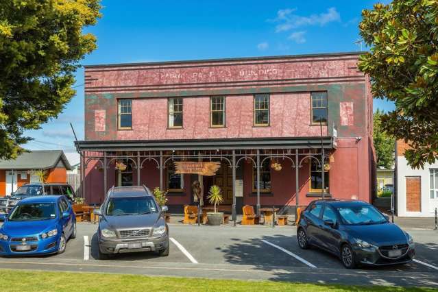 Buckhorn Bar and Grill