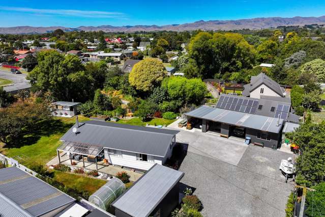 Sheds, land and room for all, vendors downsizing