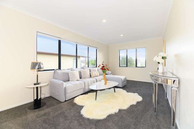 88 Fields Parade Oteha_6