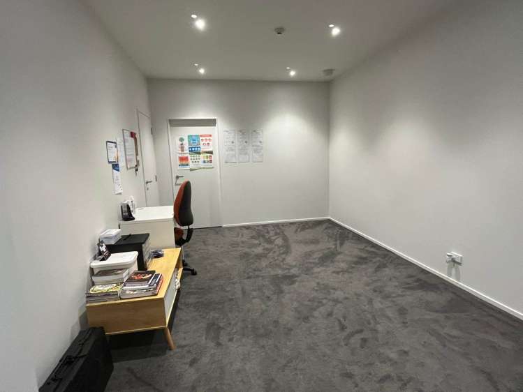 Unit 19/45 Karepiro Drive Stanmore Bay_4