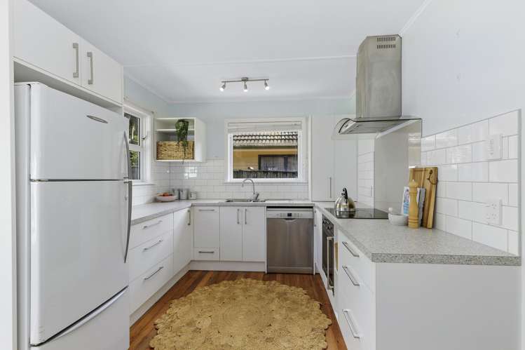 96 Hair Street Wainuiomata_9