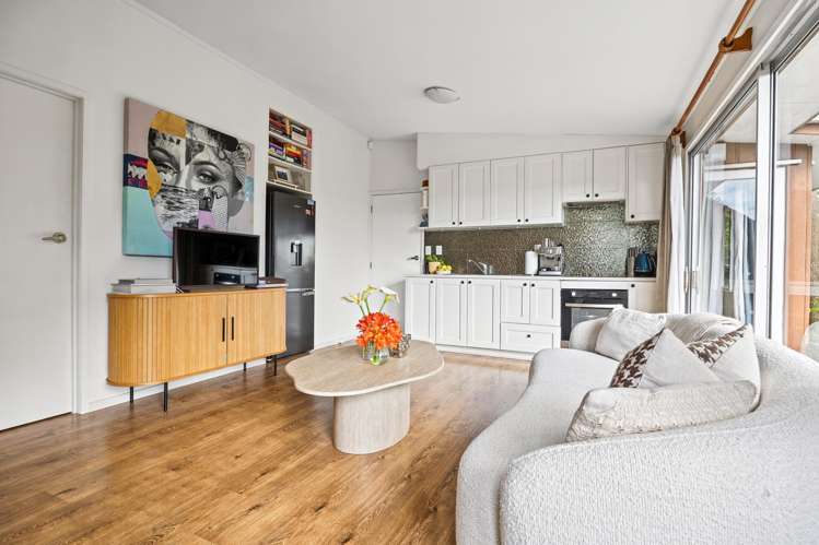 2/64 Exmouth Road Northcote_10