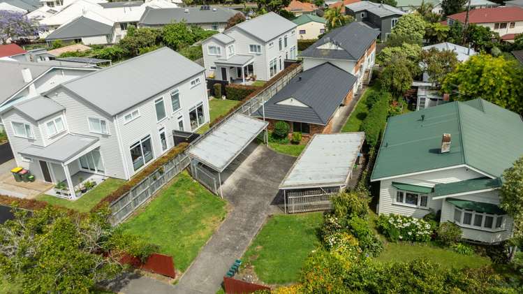 2/45 Willcott Street Mount Albert_11