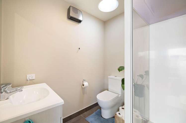 81 Risinghurst Terrace Lower Shotover_21